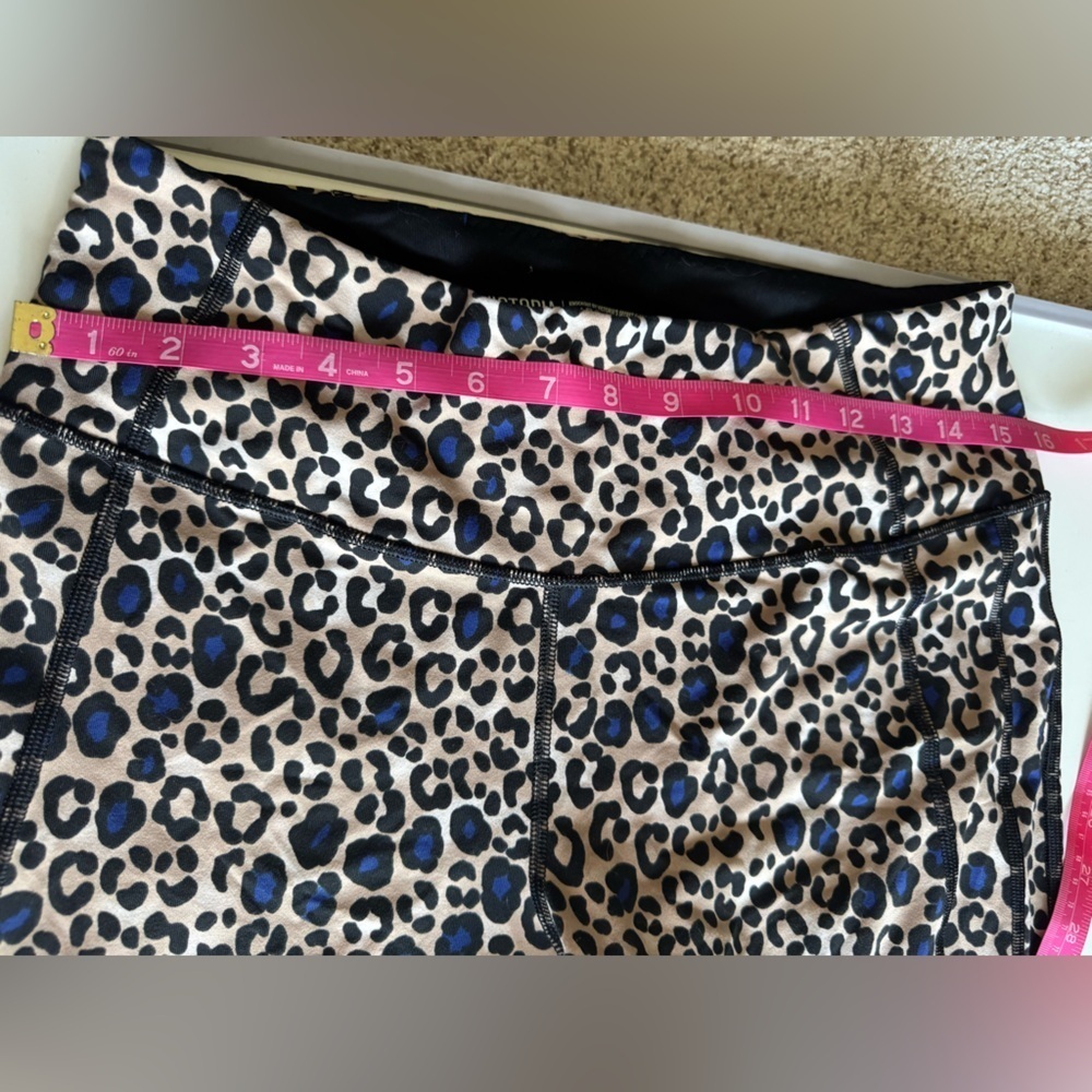 Victoria's Secret Sport animal print Leggings - Picture 6 of 7